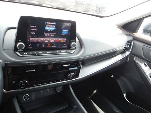 Used 2022 Nissan Rogue SV w/ SV Premium Package AWD/4WD image 18