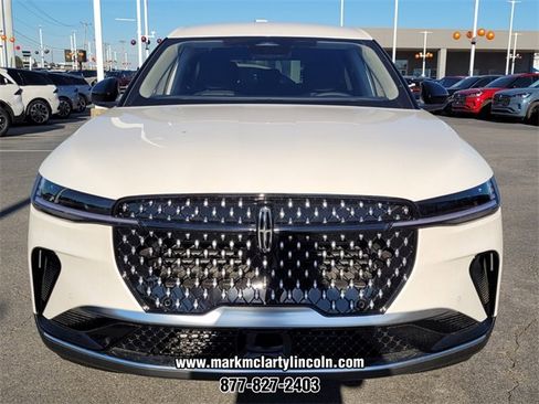 New 2026 Lincoln Nautilus Premier image 11