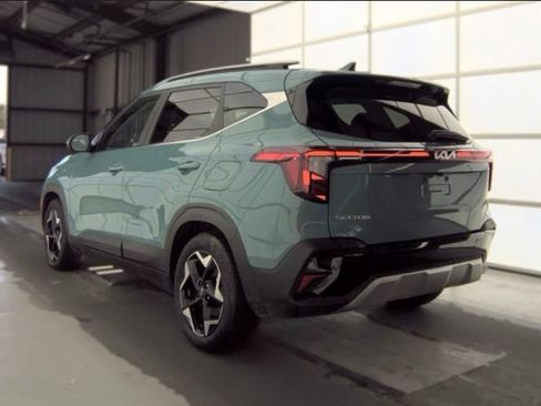 Certified 2026 Kia Seltos EX FWD image 4