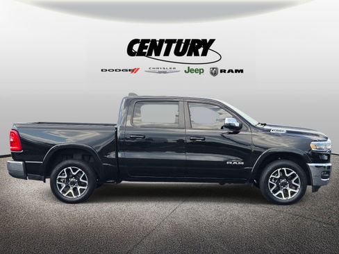 Used 2025 RAM 1500 Laramie AWD/4WD image 2