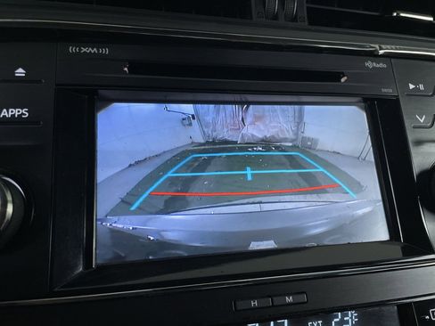 Used 2018 Toyota Avalon XLE image 15