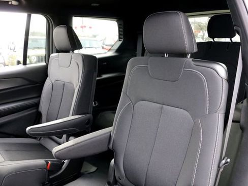 New 2025 Jeep Grand Cherokee L Laredo w/ Luxury Tech Group I image 19