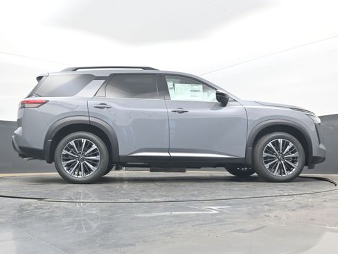 New 2026 Nissan Pathfinder Platinum FWD image 31