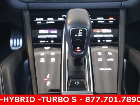 Used 2023 Porsche Cayenne Turbo S image 17
