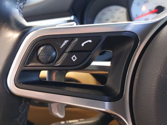 Used 2018 Porsche Macan AWD/4WD image 23