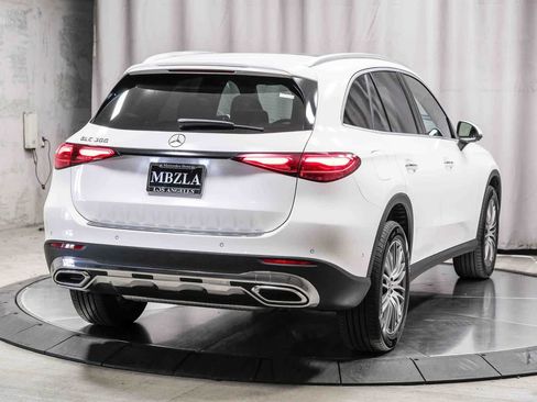 Certified 2026 Mercedes-Benz GLC 300 image 4