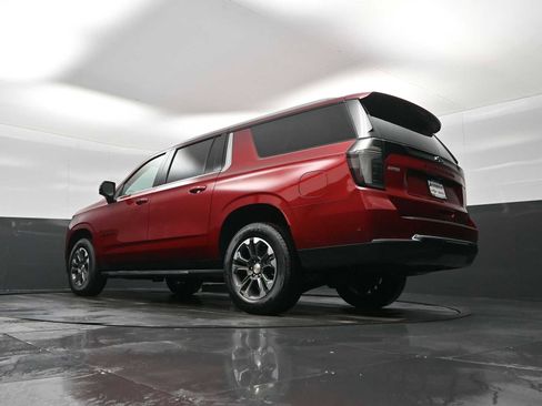 New 2026 Chevrolet Suburban LT w/ Comfort Package image 22