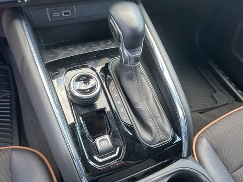 Used 2024 GMC Canyon AT4 w/ Technology Package image 26