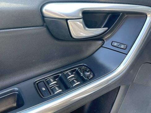 Used 2018 Volvo S60 T5 Inscription Platinum AWD/4WD image 12