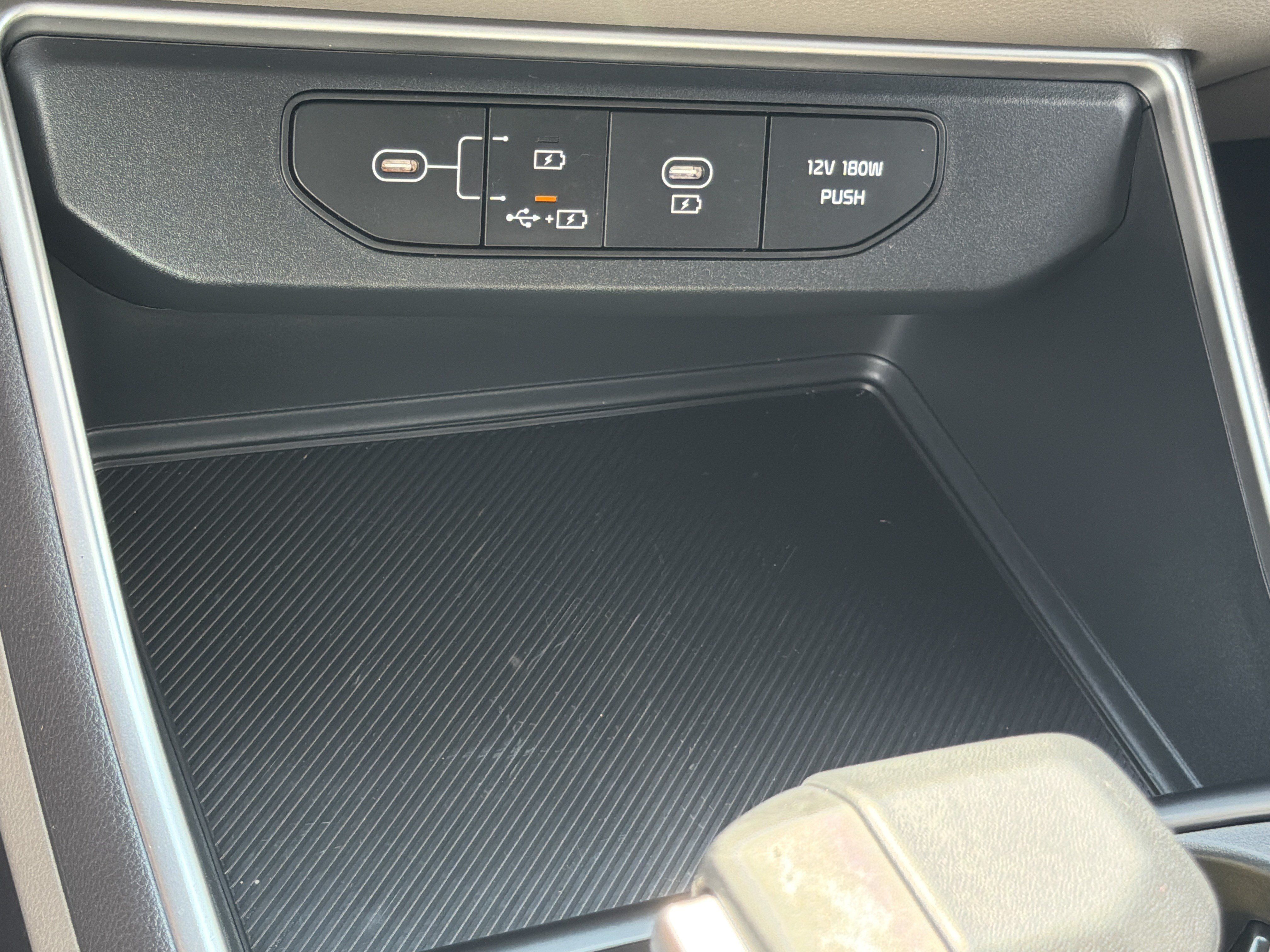 Certified 2026 Kia Carnival FWD image 31