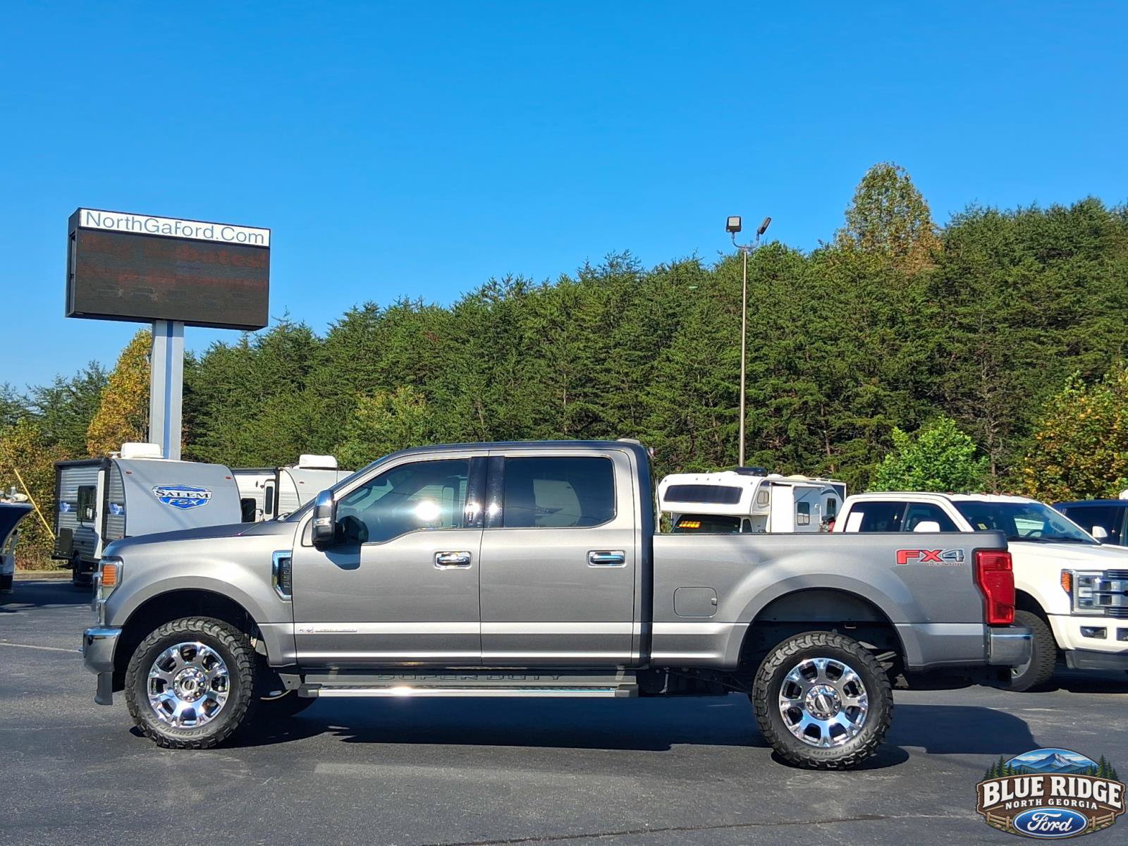 Used 2022 Ford F250 Lariat w/ Lariat Ultimate Package AWD/4WD image 2