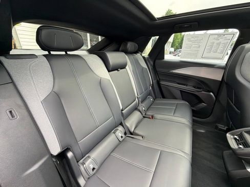 Used 2024 Cadillac Lyriq Tech w/ Driver Assist Package AWD/4WD image 97