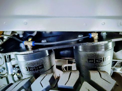 Used 2025 Ford F450 Platinum w/ FX4 Off-Road Package image 8