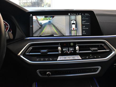 Used 2023 BMW X5 sDrive40i w/ M Sport Package image 39