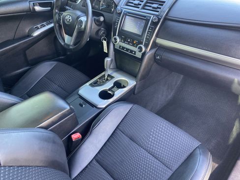 Used 2012 Toyota Camry LE image 30