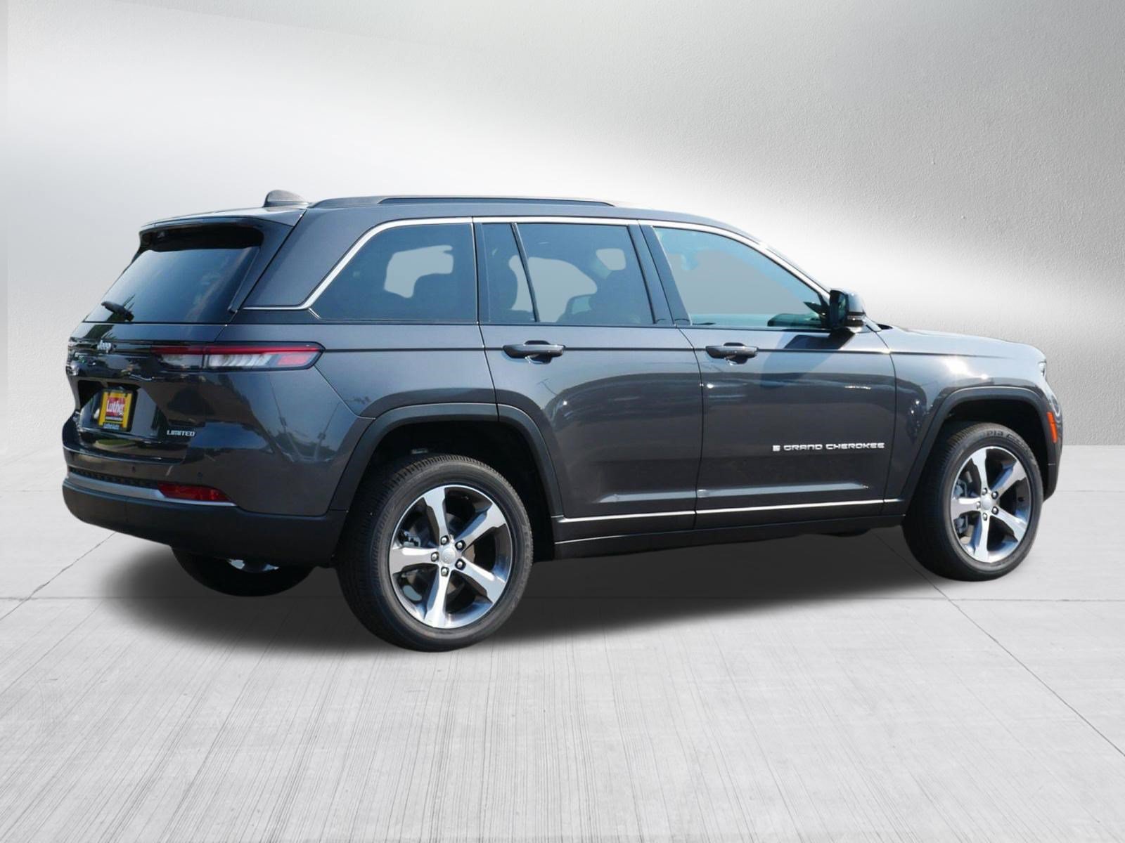 New 2026 Jeep Grand Cherokee Limited w/ Trailer Tow Package AWD/4WD image 7