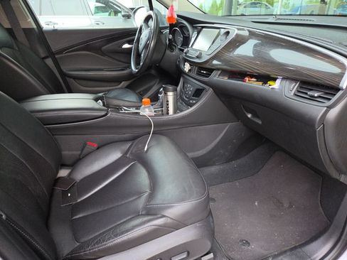 Used 2020 Buick Envision Essence AWD/4WD image 12