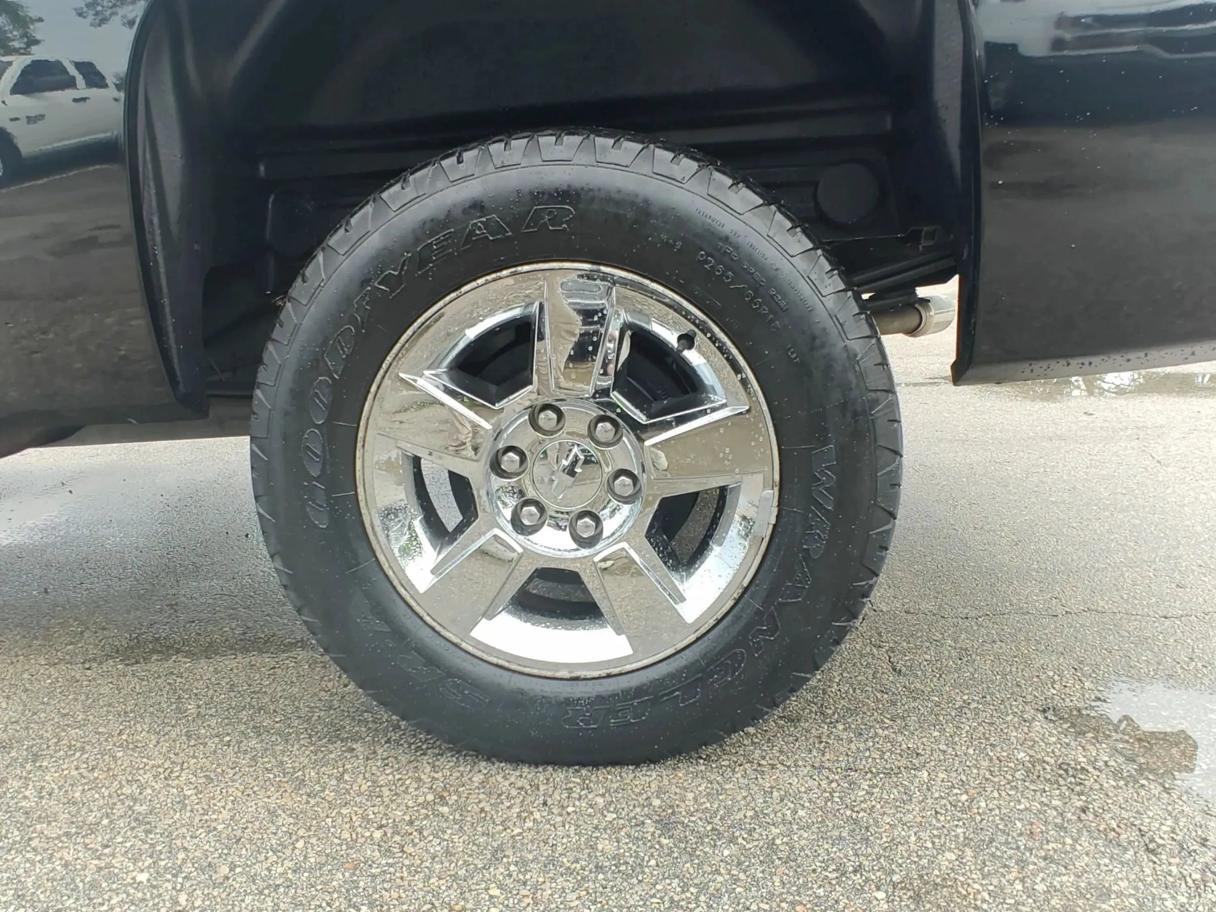 Used 2010 Chevrolet Silverado 1500 LTZ w/ LTZ Plus Package RWD image 28
