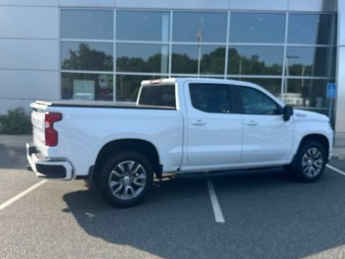 Used 2022 Chevrolet Silverado 1500 RST w/ Z71 Off-Road Package AWD/4WD image 3