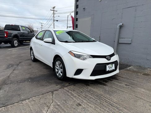 Used 2014 Toyota Corolla LE image 2