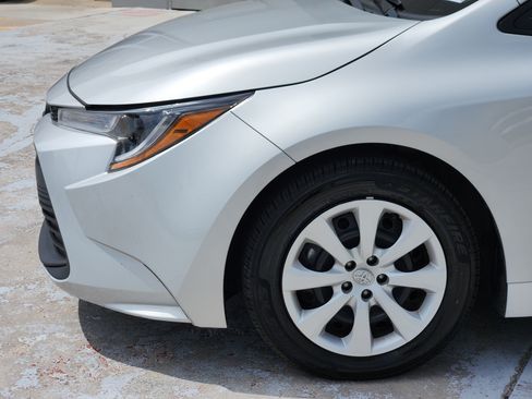 Used 2024 Toyota Corolla LE FWD image 9