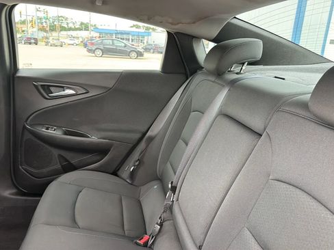 Used 2017 Chevrolet Malibu LT FWD image 28
