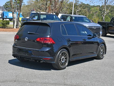 Used 2017 Volkswagen Golf R 4-Door image 4