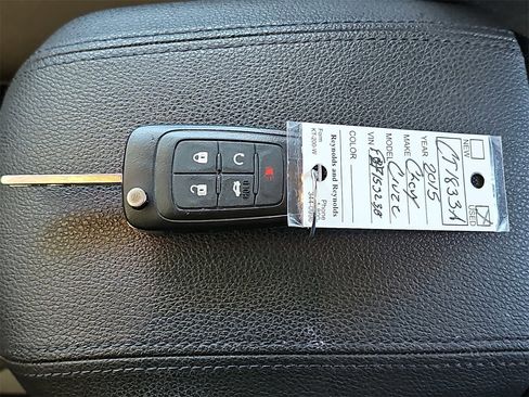 Used 2015 Chevrolet Cruze LT image 33