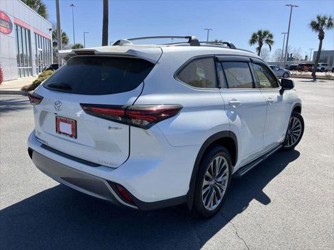 Certified 2025 Toyota Highlander Limited image 5