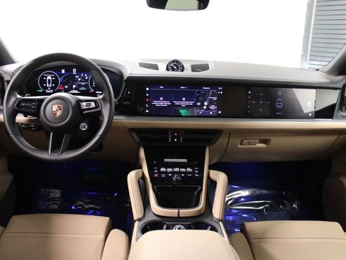 Certified 2026 Porsche Cayenne Coupe image 25