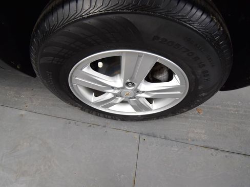 Used 2020 Chevrolet Trax LT w/ LT Convenience Package image 9