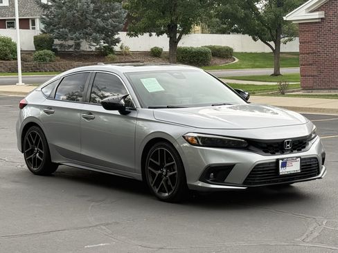 Used 2022 Honda Civic Sport Touring image 2