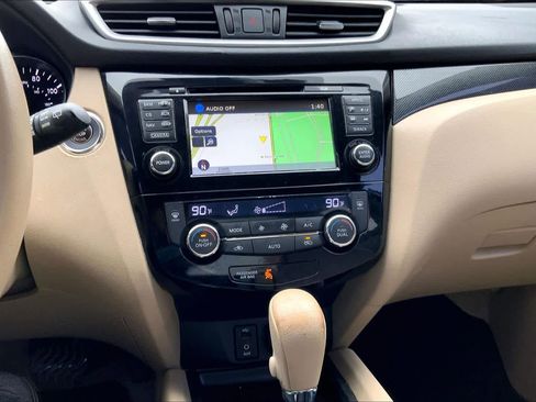 Used 2015 Nissan Rogue SL w/ SL Premium Package image 31