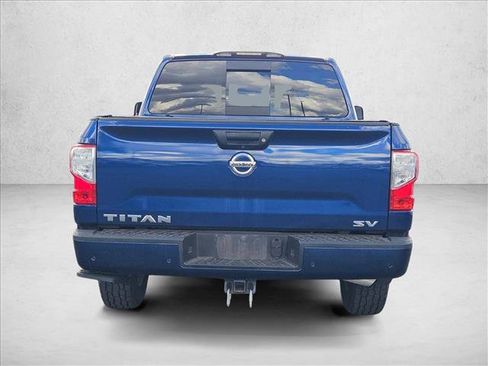 Used 2021 Nissan Titan SV w/ SV Convenience Package image 6