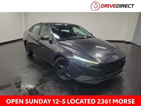 Used 2022 Hyundai Elantra SEL FWD image 1