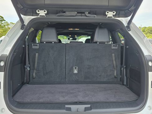 Used 2024 Toyota Highlander XSE FWD image 29