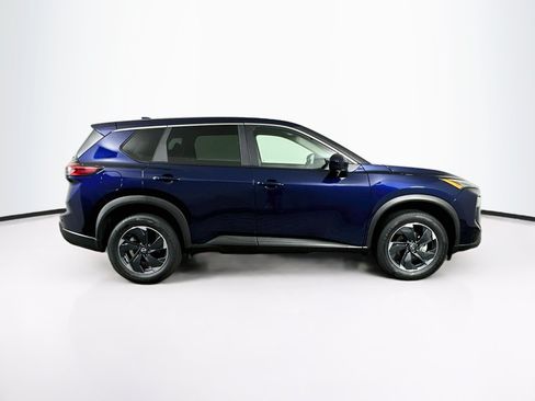 Used 2025 Nissan Rogue SV AWD/4WD image 10