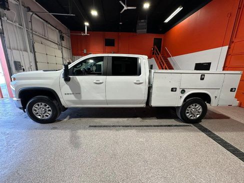 Used 2022 Chevrolet Silverado 3500 LT w/ Remote Start Package image 5