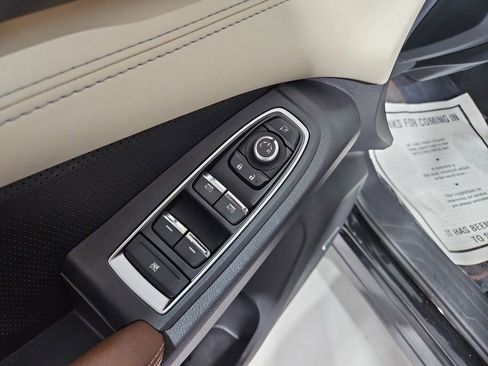 Used 2022 Subaru Ascent Touring w/ Popular Package #2A image 12