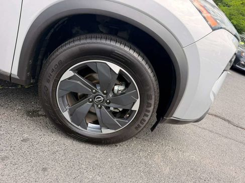 Used 2025 Nissan Rogue SV AWD/4WD image 8