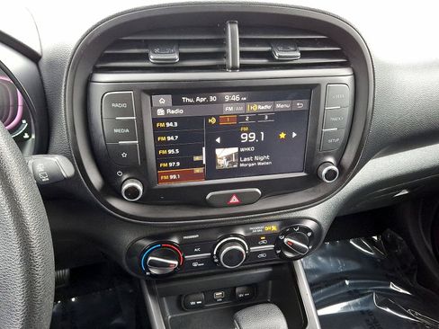 Used 2023 Kia Soul LX w/ Option Group 015 FWD image 14