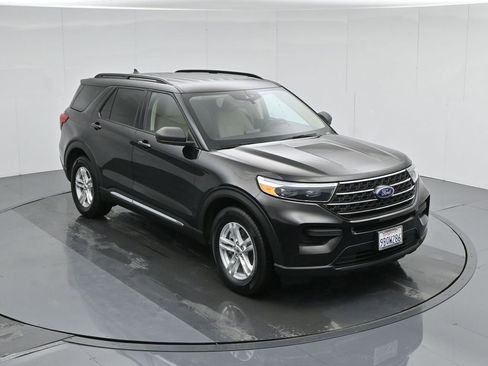 Used 2022 Ford Explorer XLT image 41