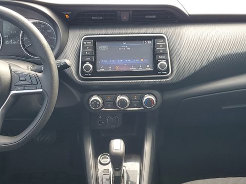 Used 2021 Nissan Kicks S image 21