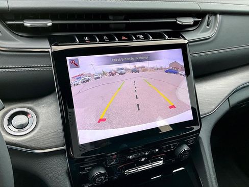 Used 2024 Jeep Grand Cherokee L Overland w/ Luxury Tech Group IV image 14