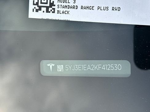 Used 2019 Tesla Model 3 Mid Range RWD image 3