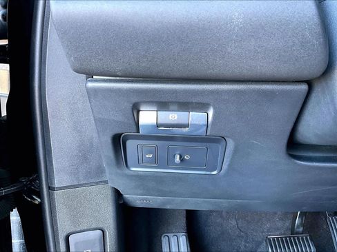 Used 2020 Land Rover Range Rover Evoque SE image 31