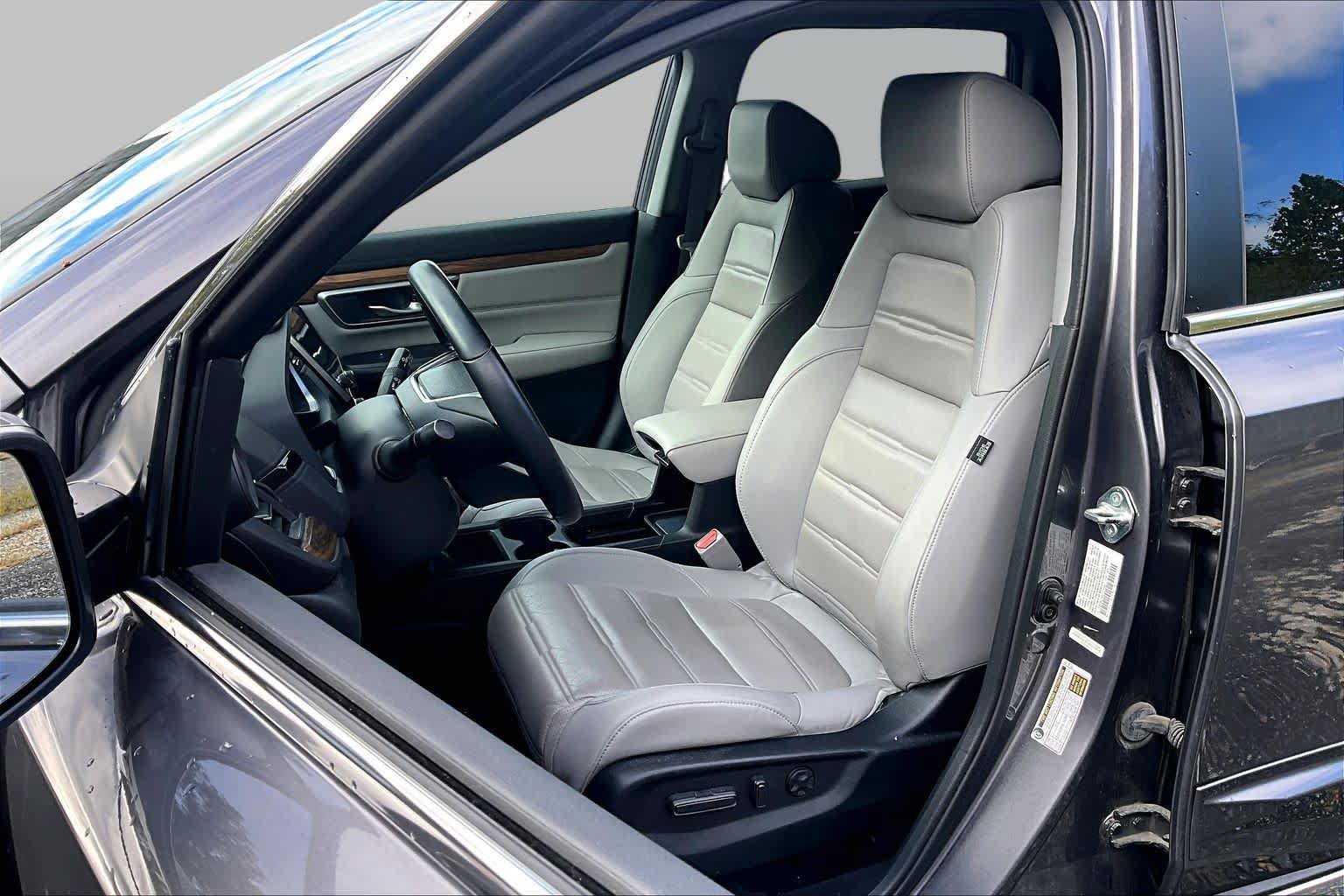 Used 2018 Honda CR-V Touring image 8