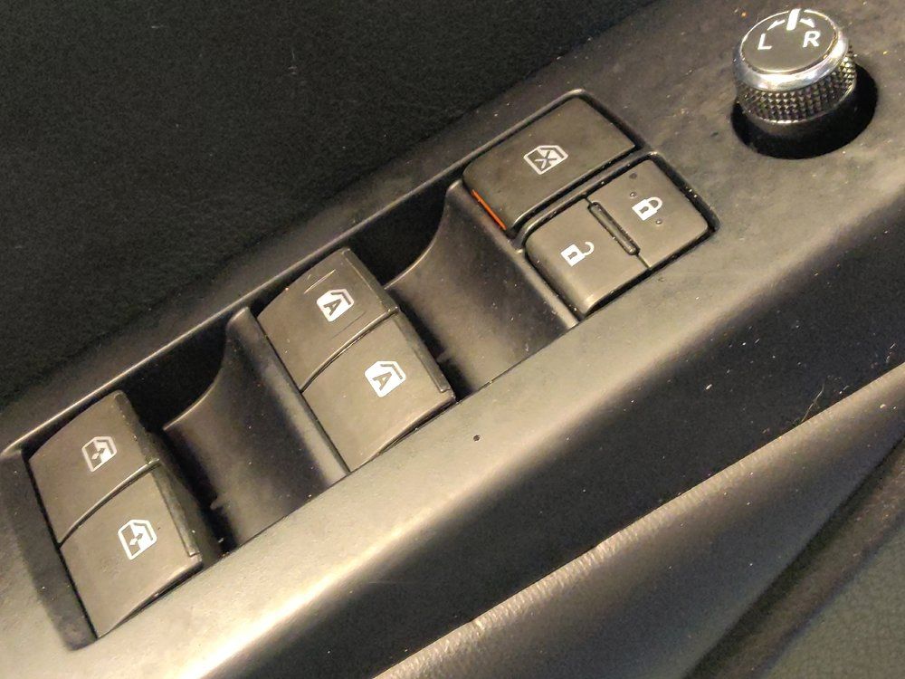 Used 2019 Toyota Highlander Plus AWD/4WD image 27