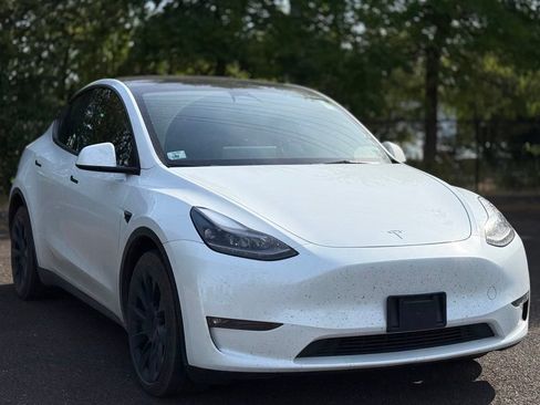 Used 2023 Tesla Model Y Long Range AWD/4WD image 7