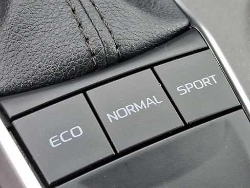 Used 2023 Toyota Camry LE image 24